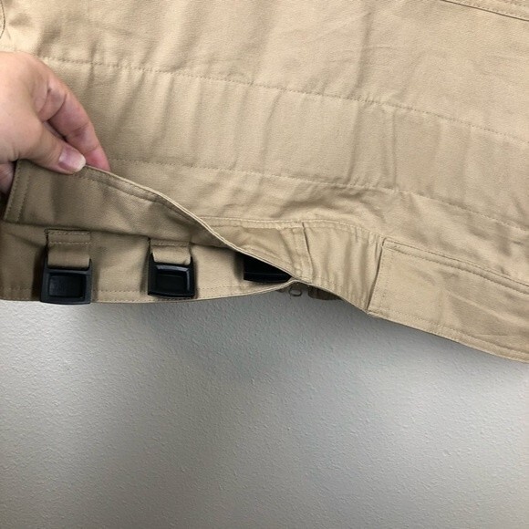 Duluth Trading Co Khaki Work Vest Outdoors Clips Medium - Picture 9 of 11